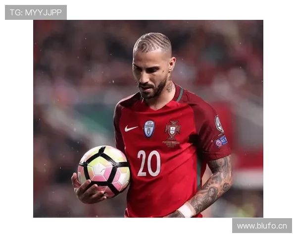 夸雷斯马与菲戈在边路进攻中出现技术风格分化：前者更倚重内切爆点，后者偏向传中组织