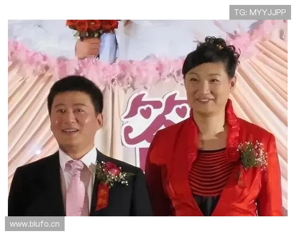 杨昊家的冰箱里只有蛋白粉和冰块