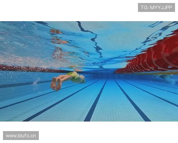 瑞安·洛赫特家里泳池比我家客厅还大，他还在里面练蝶泳？